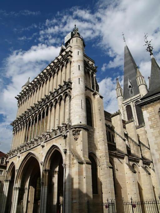 Charming Flat In Historical Centre Apartment Dijon Exterior photo
